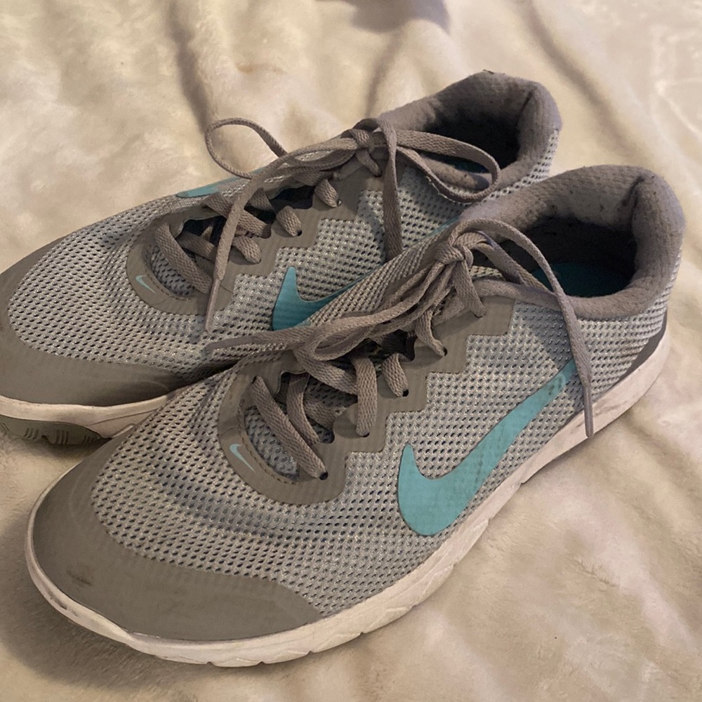 Nike Run4 Shoes
